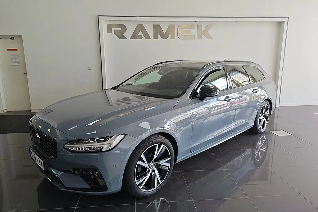 Volvo V90 2022