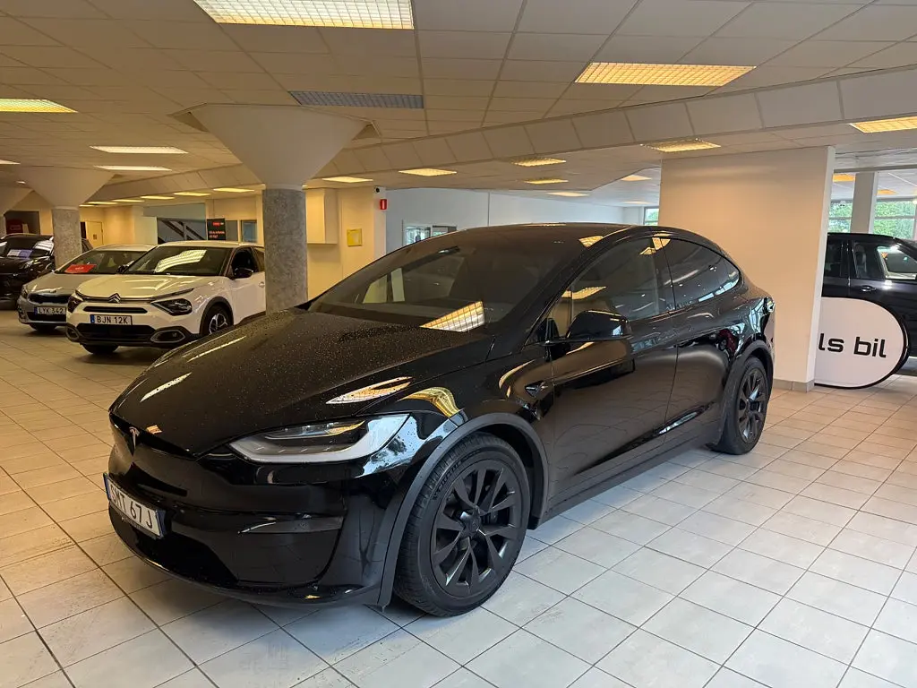 Tesla Model X 2023