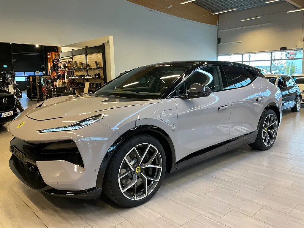 Lotus Eletre 2024