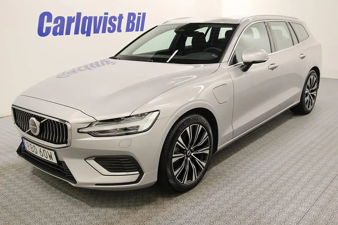 Volvo V60 2025