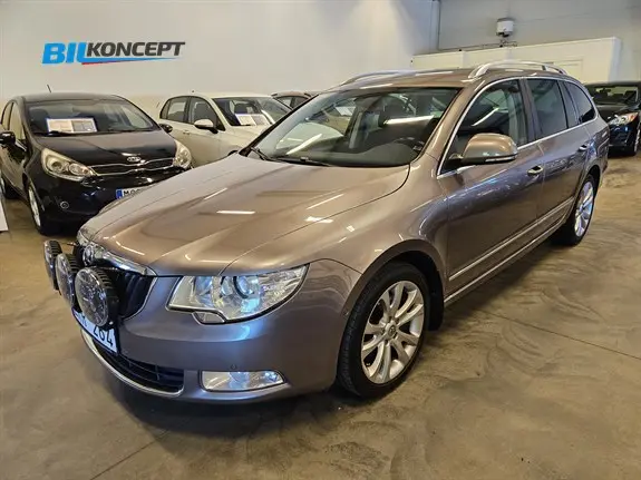 Skoda Superb 2011