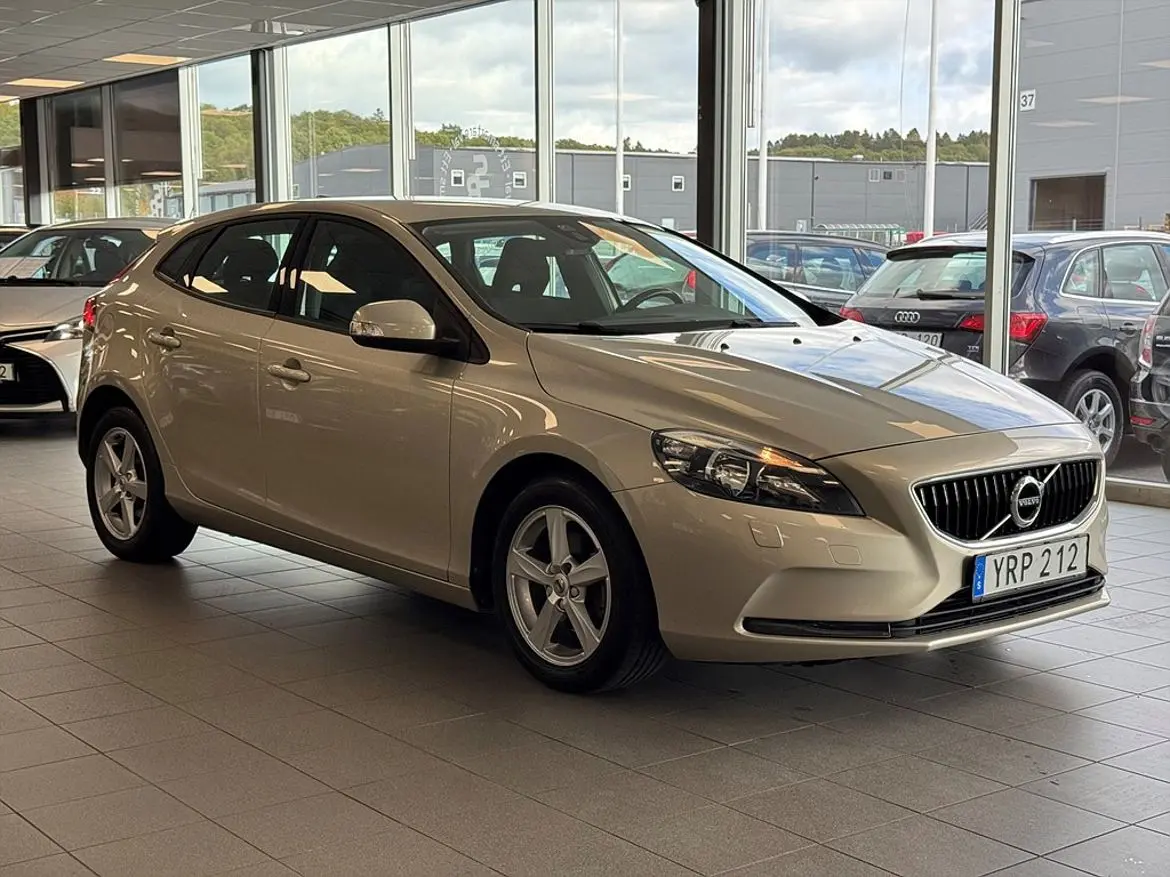 Volvo V40 2018