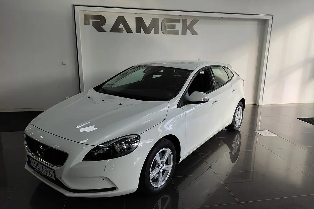 Volvo V40 2018