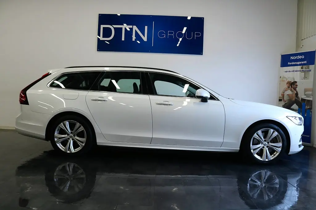 Volvo V90 2023