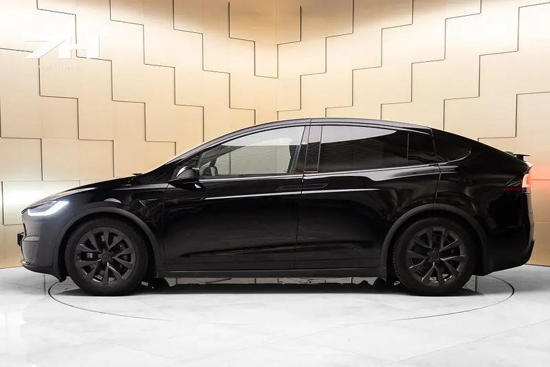 Tesla Model X 2023