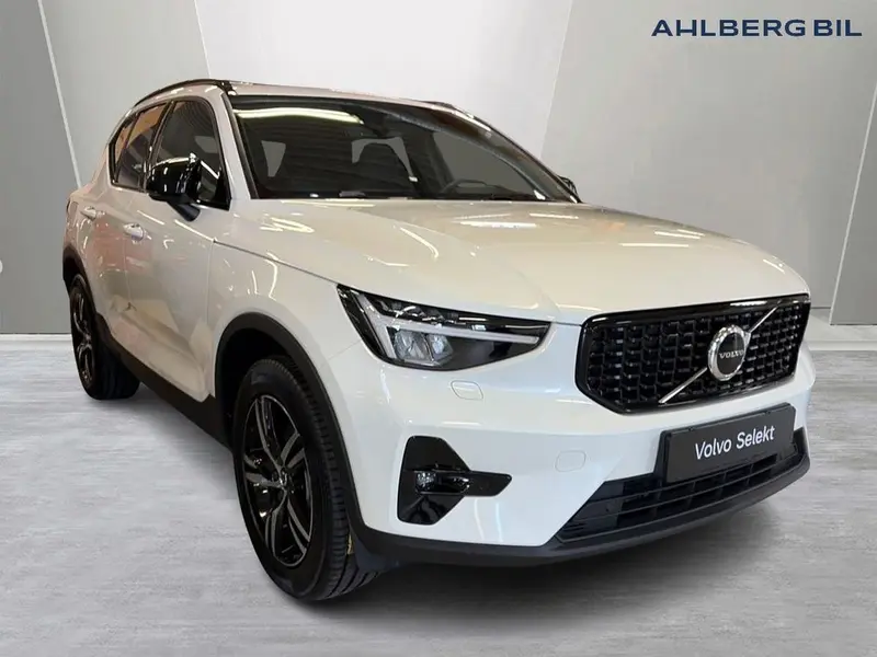 Volvo XC40 2025
