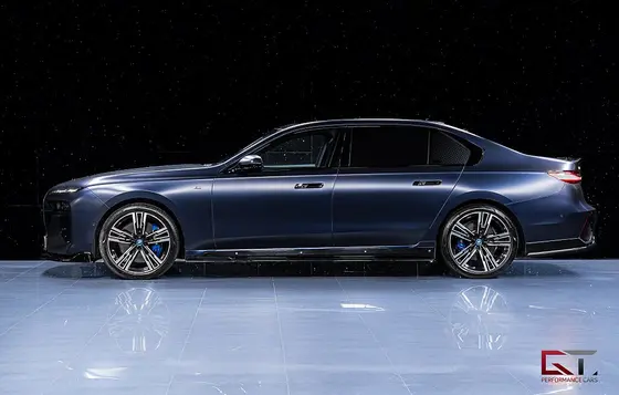 BMW i7