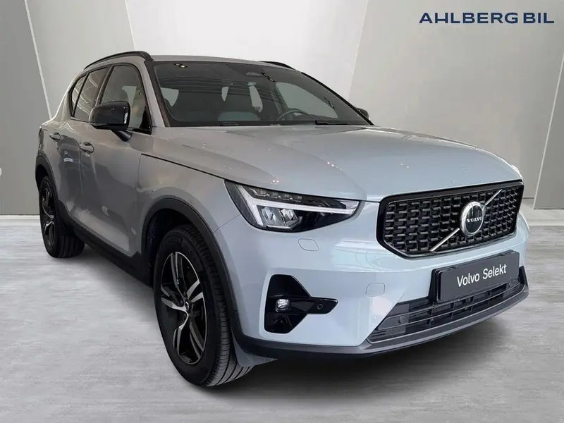 Volvo XC40 2025