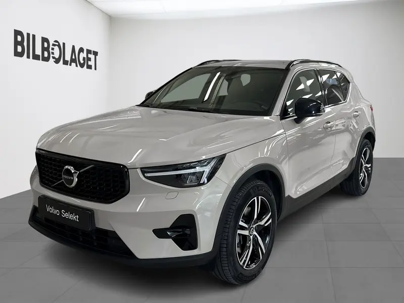 Volvo XC40 2025