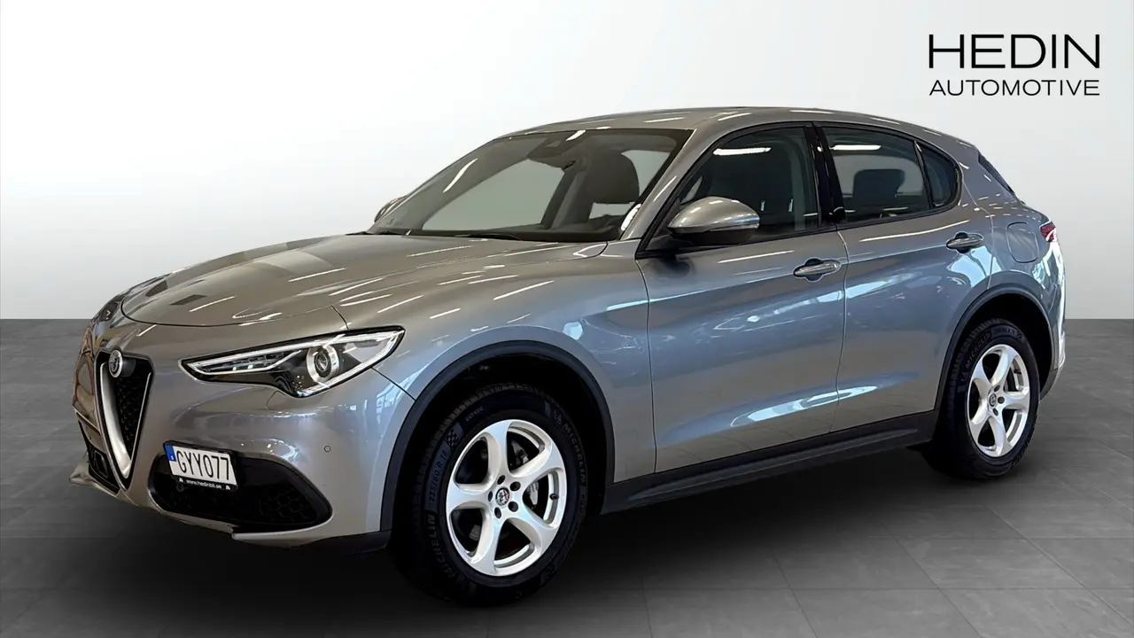 Alfa Romeo Stelvio 2017