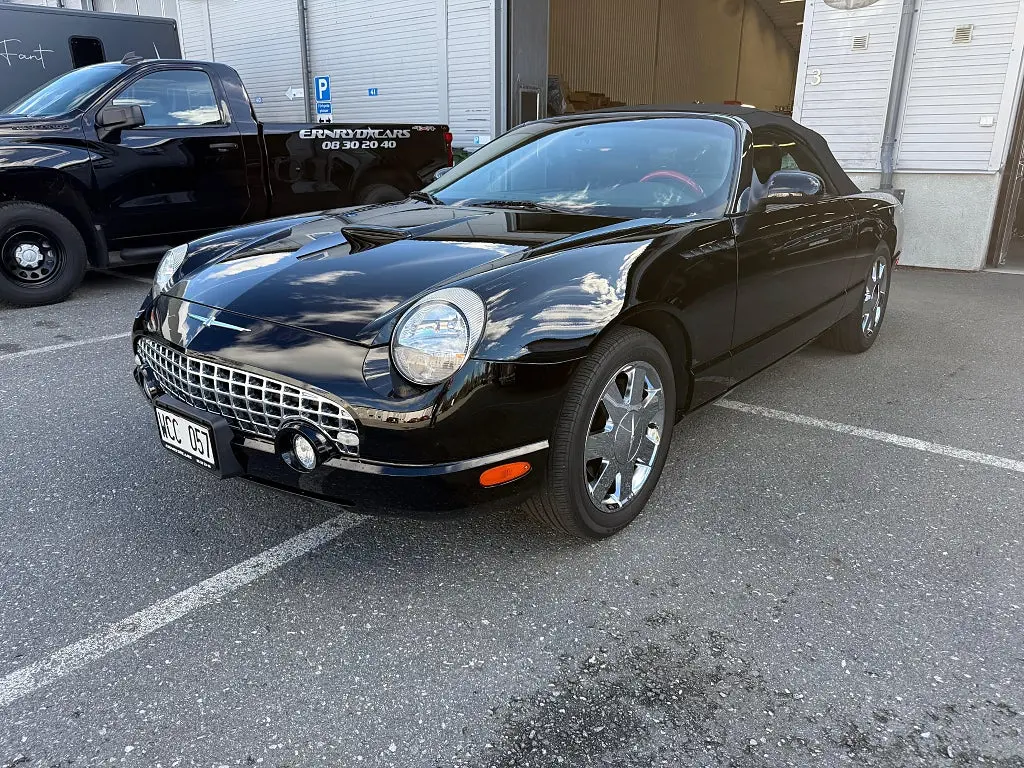 Ford Thunderbird 2002