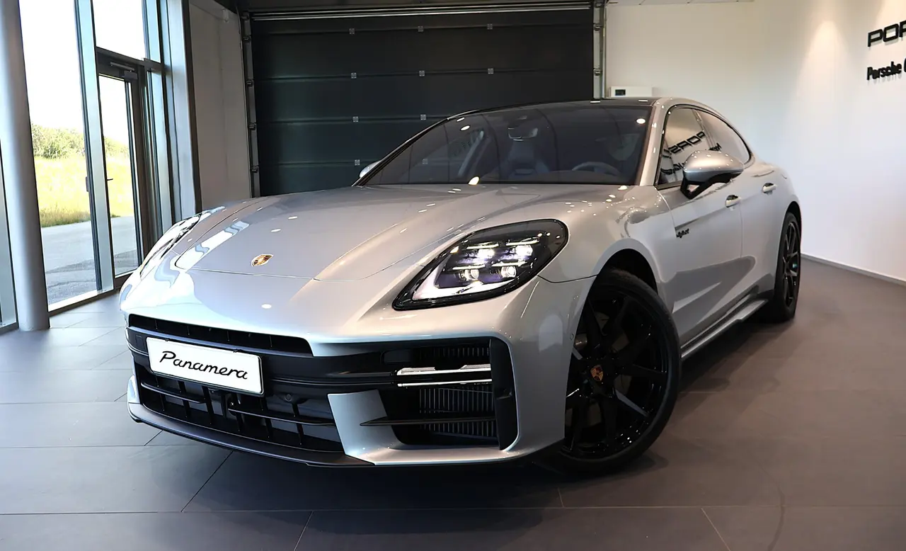 Porsche Panamera 2025